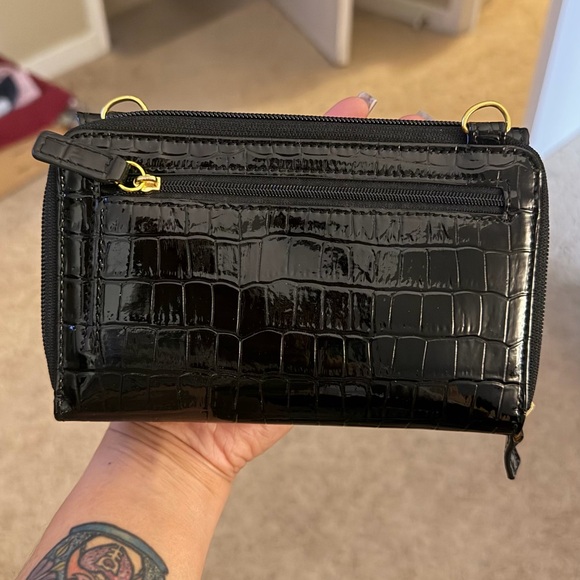 Samantha Brown RFID Glossy Black Crocodile-Embossed Women's Wallet with Straps - Picture 2 of 6